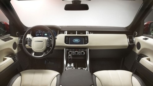 Land Rover heeft het doek getrokken van de Range Rover Sport. Het is volgens zijn makers de snelste, meest wend- en handelbare Land Rover ooit, en is parallel aan de nieuwe Range Rover ontwikkeld.