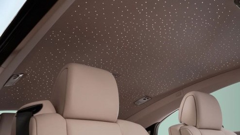 De Rolls-Royce Wraith kan worden gezien als de coupversie van de Ghost.