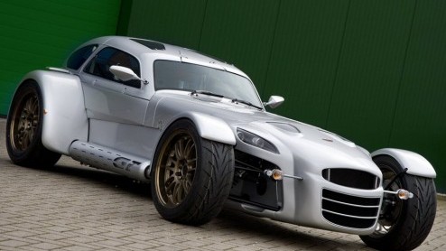 De AutoRAI 2011 is zoals altijd een Nederlands feestje en dan mag autofabrikant Donkervoort natuurlijk niet ontbreken. Daar toont het merk spectaculaire succesmodellen uit de racerij, en de D8 GT.
