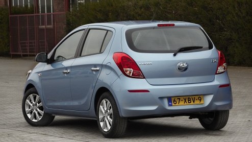 De recent vernieuwde Hyundai i20 was in de First Edition al snel uitverkocht. De importeur heeft besloten om het actiemodel nog iets langer in de showroom te zetten.
