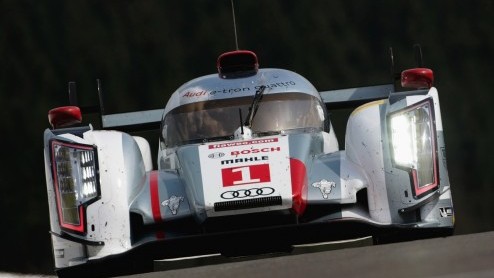 Audi R18 e-tron quattro is verbeterd voor de 24 uur van Le Mans in 2013. De elektromotoren zijn sterker geworden, het gewicht is aangepast en de aerodynamica is verbeterd.