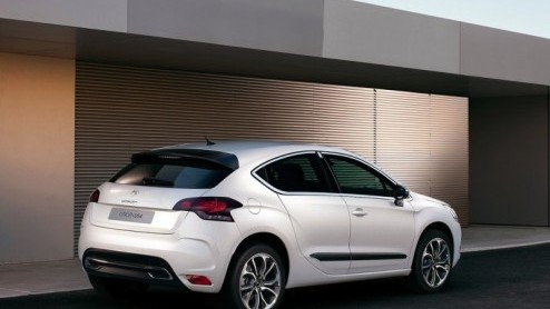 Citron heeft net als bij de DS3 ook een Business-uitvoering voor de DS4 en DS5 aangekondigd. Die laatste is zelfs in twee zakelijk verantwoorde versies beschikbaar. Ze staan dit najaar bij de dealer