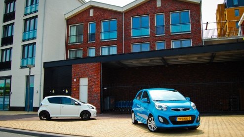 De eerste kennismaking met de Kia Picanto was veelbelovend. De vraag rees of de nieuwe Koreaanse spruit het stokje over zou kunnen nemen van n van de best verkochte stadsautos, de Toyota Aygo. Is e