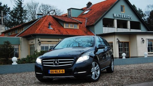 Het lijkt allemaal zo simpel. Wanneer je op zoek bent naar statig vervoer kies je een sedan. Wie meer ruimte nodig heeft neemt een stationwagon en om stoer te doen is er de SUV. Waarom biedt Mercedes-