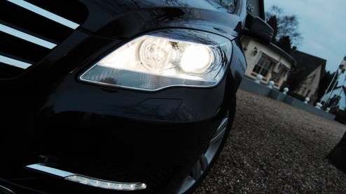 Het lijkt allemaal zo simpel. Wanneer je op zoek bent naar statig vervoer kies je een sedan. Wie meer ruimte nodig heeft neemt een stationwagon en om stoer te doen is er de SUV. Waarom biedt Mercedes-