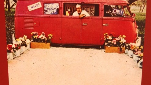 Autoreclame is van alle tijden. De tentoonstelling '125 jaar Autoreclame' in het Museum van de Twintigste Eeuw brengt dat op amuserende wijze in beeld. Wanneer ontwikkelde de auto zich tot statussymbo