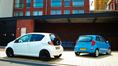 De eerste kennismaking met de Kia Picanto was veelbelovend. De vraag rees of de nieuwe Koreaanse spruit het stokje over zou kunnen nemen van n van de best verkochte stadsautos, de Toyota Aygo. Is e