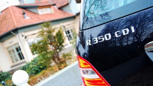 Het lijkt allemaal zo simpel. Wanneer je op zoek bent naar statig vervoer kies je een sedan. Wie meer ruimte nodig heeft neemt een stationwagon en om stoer te doen is er de SUV. Waarom biedt Mercedes-