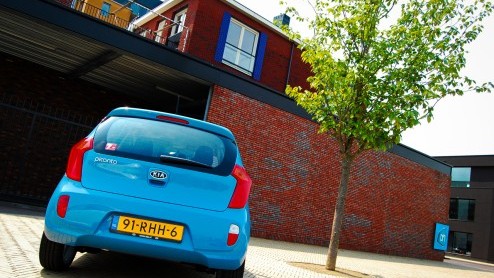 De eerste kennismaking met de Kia Picanto was veelbelovend. De vraag rees of de nieuwe Koreaanse spruit het stokje over zou kunnen nemen van n van de best verkochte stadsautos, de Toyota Aygo. Is e