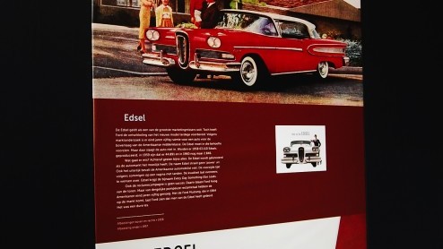 Autoreclame is van alle tijden. De tentoonstelling '125 jaar Autoreclame' in het Museum van de Twintigste Eeuw brengt dat op amuserende wijze in beeld. Wanneer ontwikkelde de auto zich tot statussymbo