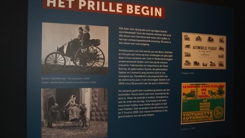 Autoreclame is van alle tijden. De tentoonstelling '125 jaar Autoreclame' in het Museum van de Twintigste Eeuw brengt dat op amuserende wijze in beeld. Wanneer ontwikkelde de auto zich tot statussymbo
