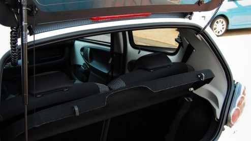 De eerste kennismaking met de Kia Picanto was veelbelovend. De vraag rees of de nieuwe Koreaanse spruit het stokje over zou kunnen nemen van n van de best verkochte stadsautos, de Toyota Aygo. Is e