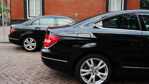 Zakelijk rijden met lagere bijtelling kan tegenwoordig in allerlei soorten en maten. Mercedes-Benz geeft met de introductie van de C 220 CDI Coup de aftrap in het segment van de tweedeurscoup met di