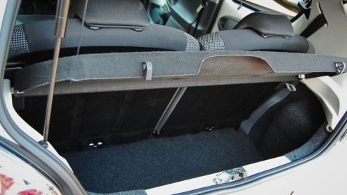 De eerste kennismaking met de Kia Picanto was veelbelovend. De vraag rees of de nieuwe Koreaanse spruit het stokje over zou kunnen nemen van n van de best verkochte stadsautos, de Toyota Aygo. Is e