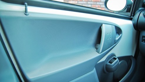 De eerste kennismaking met de Kia Picanto was veelbelovend. De vraag rees of de nieuwe Koreaanse spruit het stokje over zou kunnen nemen van n van de best verkochte stadsautos, de Toyota Aygo. Is e
