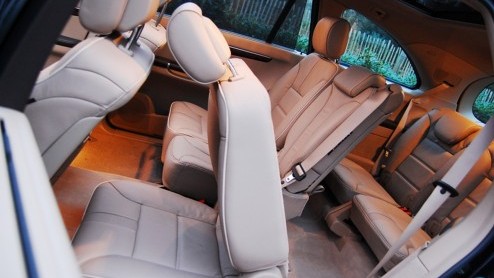 Het lijkt allemaal zo simpel. Wanneer je op zoek bent naar statig vervoer kies je een sedan. Wie meer ruimte nodig heeft neemt een stationwagon en om stoer te doen is er de SUV. Waarom biedt Mercedes-