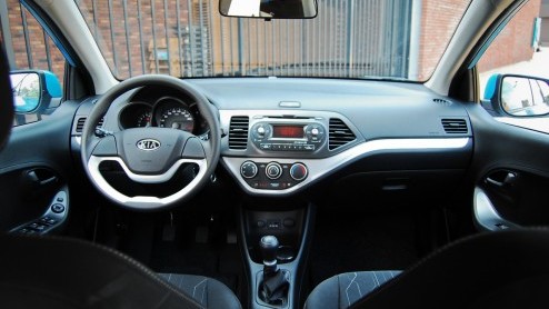 De eerste kennismaking met de Kia Picanto was veelbelovend. De vraag rees of de nieuwe Koreaanse spruit het stokje over zou kunnen nemen van n van de best verkochte stadsautos, de Toyota Aygo. Is e