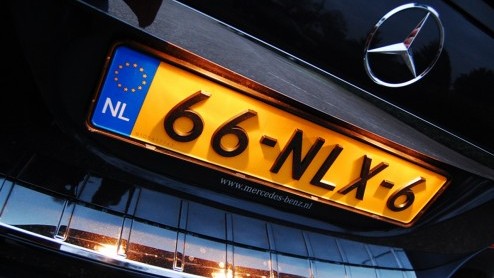 Het lijkt allemaal zo simpel. Wanneer je op zoek bent naar statig vervoer kies je een sedan. Wie meer ruimte nodig heeft neemt een stationwagon en om stoer te doen is er de SUV. Waarom biedt Mercedes-