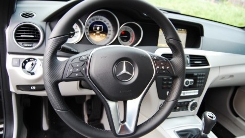 Zakelijk rijden met lagere bijtelling kan tegenwoordig in allerlei soorten en maten. Mercedes-Benz geeft met de introductie van de C 220 CDI Coup de aftrap in het segment van de tweedeurscoup met di
