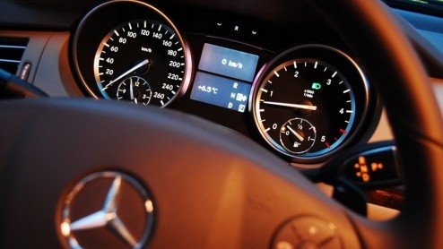 Het lijkt allemaal zo simpel. Wanneer je op zoek bent naar statig vervoer kies je een sedan. Wie meer ruimte nodig heeft neemt een stationwagon en om stoer te doen is er de SUV. Waarom biedt Mercedes-