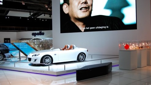 De AutoRAI 2011 is van start gegaan. De beursvloer van het Hollandse autofeest staat vol met spannende, opvallende en zeer zuinige (Nederlandse) primeurs. Wij waren er natuurlijk bij en geven je alvas