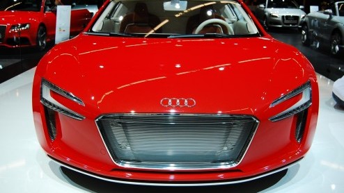 De AutoRAI 2011 is van start gegaan. De beursvloer van het Hollandse autofeest staat vol met spannende, opvallende en zeer zuinige (Nederlandse) primeurs. Wij waren er natuurlijk bij en geven je alvas