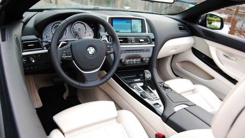De BMW 6 Serie Cabriolet heeft in zijn segment het rijk alleen om in luchtige sferen op comfort, sportiviteit en heel veel luxe te trakteren. In de nieuwe generatie debuteren turbomotoren die kracht v