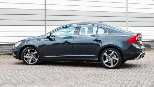 Volvo heeft de smaak te pakken in het aanbieden van modellen met bijtellingsvoordeel. In het leveringsprogramma van de S60 is er nu naast de bestaande D2 diesel ook een versie met Powershift automaat