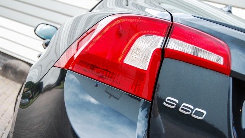 Volvo heeft de smaak te pakken in het aanbieden van modellen met bijtellingsvoordeel. In het leveringsprogramma van de S60 is er nu naast de bestaande D2 diesel ook een versie met Powershift automaat