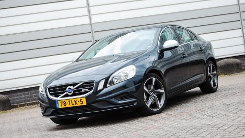 Volvo heeft de smaak te pakken in het aanbieden van modellen met bijtellingsvoordeel. In het leveringsprogramma van de S60 is er nu naast de bestaande D2 diesel ook een versie met Powershift automaat