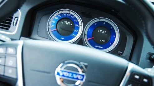 Volvo heeft de smaak te pakken in het aanbieden van modellen met bijtellingsvoordeel. In het leveringsprogramma van de S60 is er nu naast de bestaande D2 diesel ook een versie met Powershift automaat