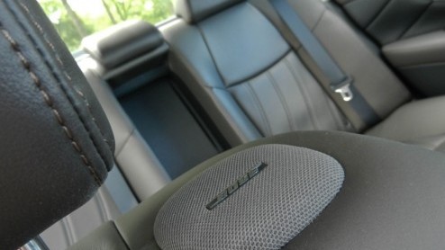 Infiniti laat geen kans onbenut het vlaggenschip M veelzijdig in de markt te zetten. Na de sportieve M37 en dieselende M30d is het topmodel nu ook verkrijgbaar als hybride. Dankzij het bijbehorende gr