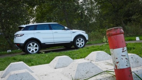 De nieuwe Evoque is een belangrijke aanwinst in de modelfamilie Range Rover. Met vernieuwend design, compactere proporties en een prettiger prijskaartje kan het merk een compleet nieuwe doelgroep trak