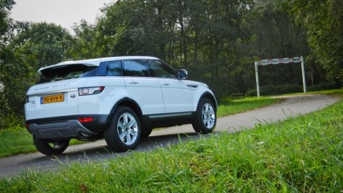 De nieuwe Evoque is een belangrijke aanwinst in de modelfamilie Range Rover. Met vernieuwend design, compactere proporties en een prettiger prijskaartje kan het merk een compleet nieuwe doelgroep trak