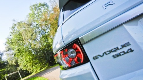 De nieuwe Evoque is een belangrijke aanwinst in de modelfamilie Range Rover. Met vernieuwend design, compactere proporties en een prettiger prijskaartje kan het merk een compleet nieuwe doelgroep trak