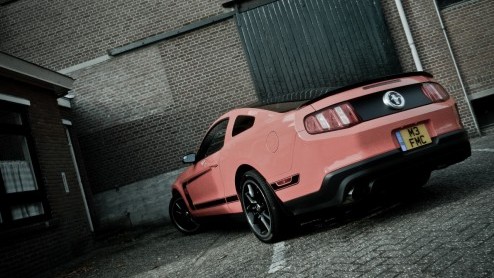 Voor veel sportievelingen is een snelle auto van een Duits merk een jongensdroom. Maar weet echter dat de Amerikanen er ook wat van kunnen. Een pony car als de Ford Mustang lijkt misschien geen seri