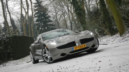 De Porsche Panamera en Maserati Quattroporte hebben er sinds kort een bijzondere tegenstander bij: de Fisker Karma. Wel eens van gehoord? Een elektrisch aangedreven Gran Turismo voorzien van alle luxe