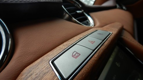 De Porsche Panamera en Maserati Quattroporte hebben er sinds kort een bijzondere tegenstander bij: de Fisker Karma. Wel eens van gehoord? Een elektrisch aangedreven Gran Turismo voorzien van alle luxe