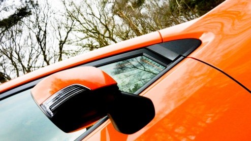 Uitgerekend in het jaar van het EK komt Subaru met de nieuwe XV aan zet. Wat voetbal met de stoere Japanner te maken heeft? Hij is ook leverbaar in het oranje! Hoe liggen de kansen van de XV in het sp