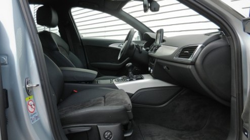 Nadat Lexus en Infiniti het kunstje hebben voorgedaan komt nu ook Audi met een hybride sedan. In tegenstelling tot de Japanners is bij de A6 Hybrid voor maximale efficintie geen zescilinder maar een