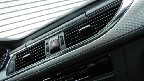 Nadat Lexus en Infiniti het kunstje hebben voorgedaan komt nu ook Audi met een hybride sedan. In tegenstelling tot de Japanners is bij de A6 Hybrid voor maximale efficintie geen zescilinder maar een