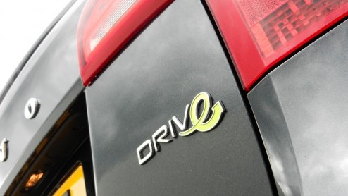 Volvo heeft de smaak te pakken in het aanbieden van modellen met bijtellingsvoordeel. In het leveringsprogramma van de S60 is er nu naast de bestaande D2 diesel ook een versie met Powershift automaat