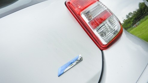 We weten allemaal dat er meer wegen naar Rome leiden. Die vlieger gaat ook op bij het bereiken van een laag brandstofverbruik. De Micra DIG-S heeft geen tweecilinder met turbo of een viercilinder met