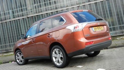 Het tij is gekeerd bij Mitsubishi. Het merk moet vooruit en heeft daarom een drietrapsraket gelanceerd. Wat zit daar in? Een vernieuwde ASX, een kleine hatchback op basis van de in Japan gentroduceer