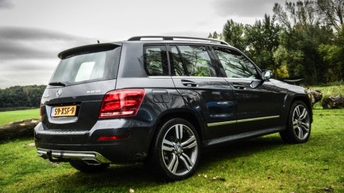 Voor Mercedes-Benz is de Volvo XC60 de grootste concurrent van de GLK-Klasse, die onlangs fijntjes is bijgepunt. Hoewel ze in design volledig hun eigen weg bewandelen, zijn beiden zeer comfortgericht.