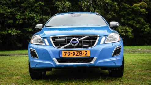 Voor Mercedes-Benz is de Volvo XC60 de grootste concurrent van de GLK-Klasse, die onlangs fijntjes is bijgepunt. Hoewel ze in design volledig hun eigen weg bewandelen, zijn beiden zeer comfortgericht.
