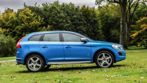 Voor Mercedes-Benz is de Volvo XC60 de grootste concurrent van de GLK-Klasse, die onlangs fijntjes is bijgepunt. Hoewel ze in design volledig hun eigen weg bewandelen, zijn beiden zeer comfortgericht.