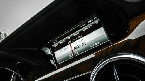 Voor Mercedes-Benz is de Volvo XC60 de grootste concurrent van de GLK-Klasse, die onlangs fijntjes is bijgepunt. Hoewel ze in design volledig hun eigen weg bewandelen, zijn beiden zeer comfortgericht.