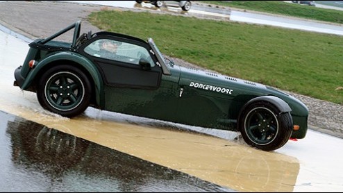 Wil je kans maken op n van de 10 exclusieve fabrieksbezoeken bij Donkervoort of n van de 4 fantastische rijbelevingen met deze Hollandse trots? Doe mee met onze winactie en wellicht gaat jouw auto