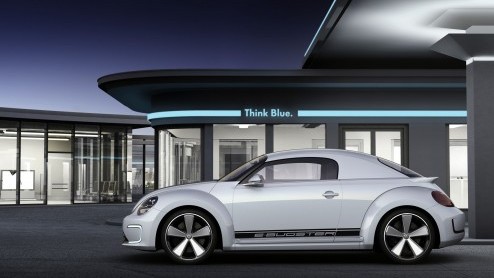 Traditiegetrouw pakt Volkswagen op vrijwel elke internationale autoshow uit. Zo ook in Detroit, met de E-Bugster. Een platgeslagen Beetle met volledig elektrische aandrijving.